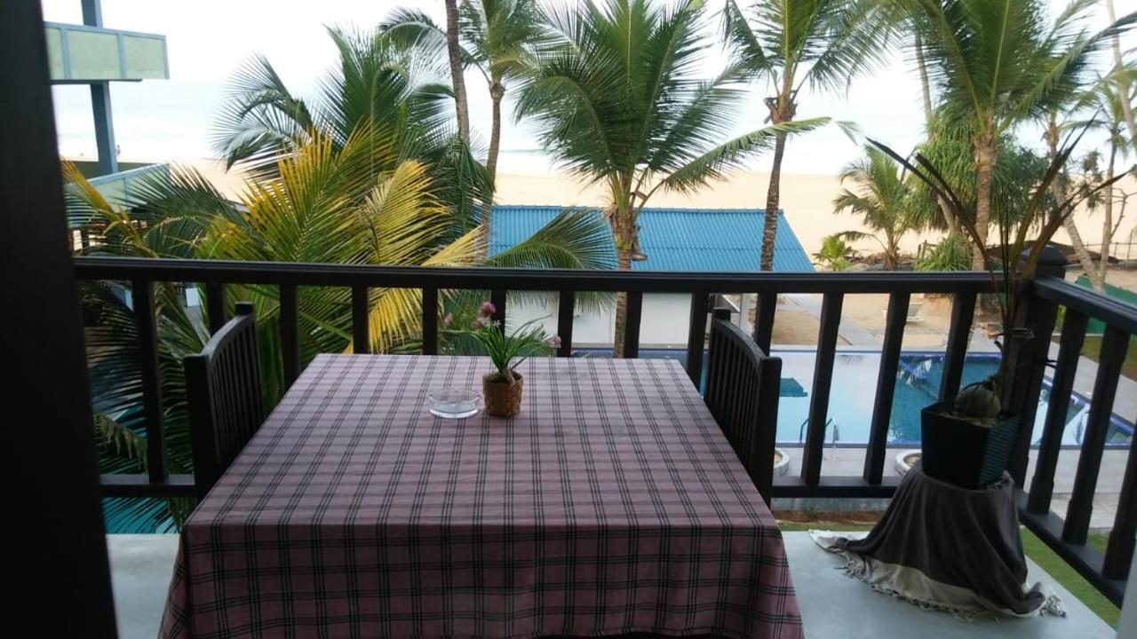 Thiranagama Beach Hotel هيكادوفا المظهر الخارجي الصورة