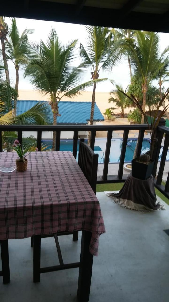 Thiranagama Beach Hotel هيكادوفا المظهر الخارجي الصورة